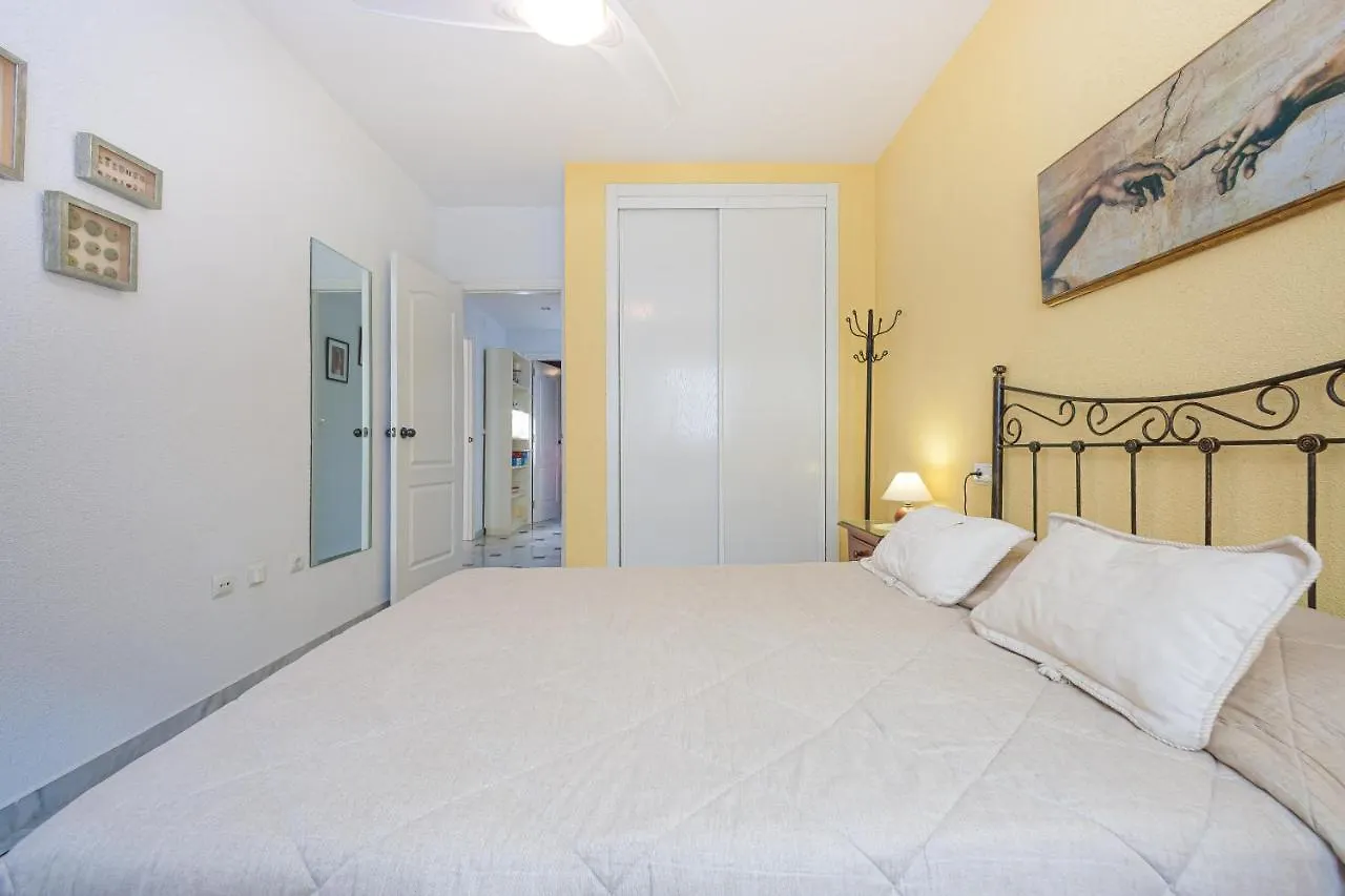 Cinema Apartments La Herradura  España
